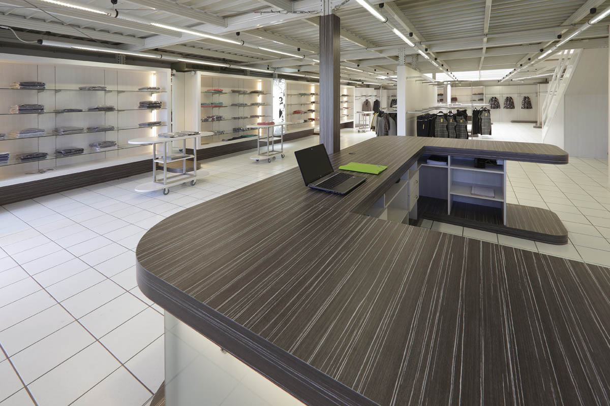 Progettazione e arredo ingrosso abbigliamento a Udine