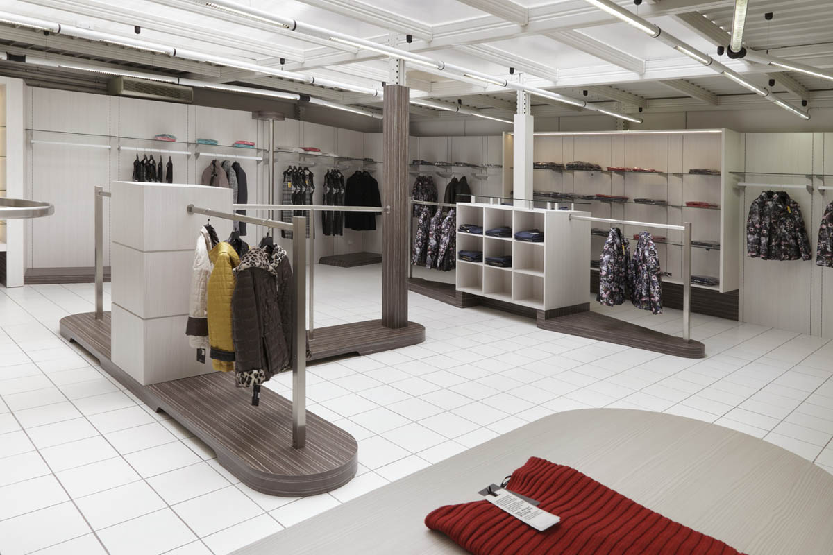 Progettazione e arredo ingrosso abbigliamento a Udine